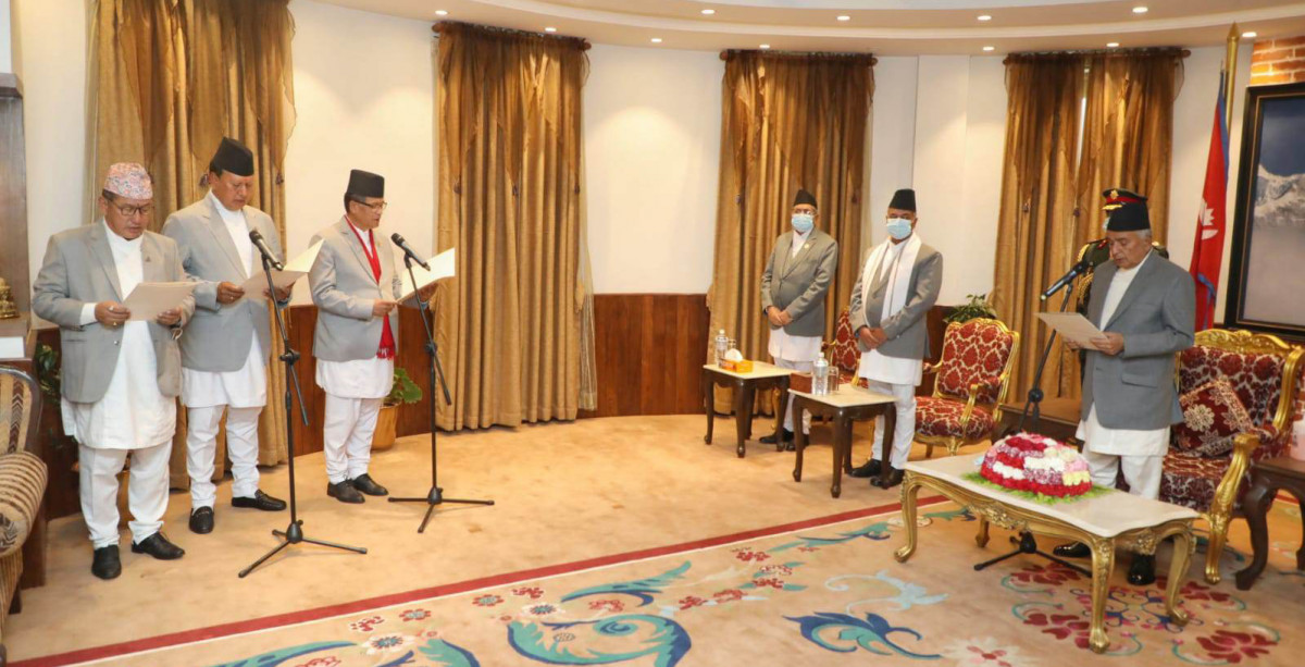  नवनियुक्त तीन मन्त्रीले लिए पद तथा गोपनियताको शपथ