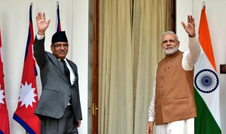 प्रधानमन्त्री  दाहाल र भारतीय प्रधानमन्त्री मोदीबीच भेटवार्ता