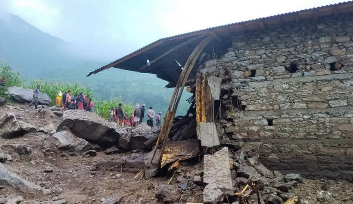 ओखलढुङ्गामा पहिरोमा पुरिएर एकै परिवारका ४ जनाको मृत्यु