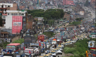 ट्याक्सी, ट्रक र ट्यांकर चालकहरुले गरे प्रदर्शन