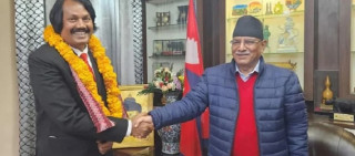 प्रधानमन्त्री  प्रचण्ड र सीके राउतबीच भेटवार्ता