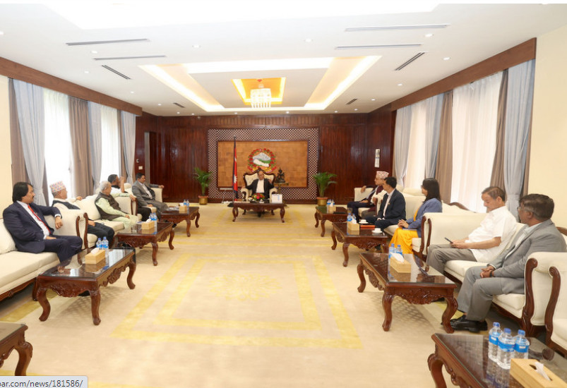 बालुवाटारमा सात दलको बैठक