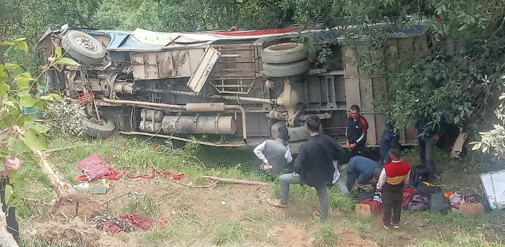 बैतडी बस दुर्घटना : ३९ जना घाइते,अघिकांशको अवस्था गम्भीर