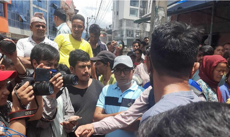 कपनको साततले क्षेत्रमा बालेनको डोजर चलाएपछि विवाद