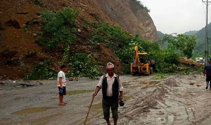 अवरुद्ध पृथ्वी राजमार्ग सञ्चालनमा
