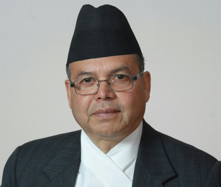 देशको राष्ट्रियता खतरामा परेको  छ :झलनाथ खनाल