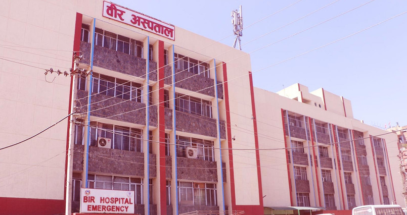 वीर अस्पतालको छैटौं तलाबाट हाम फालेर एक पुरुषको मृत्यु