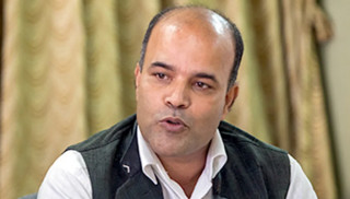 सरकारी गाडीको दुरुपयोग भइरहेको छ : अमरेशकुमार सिंह