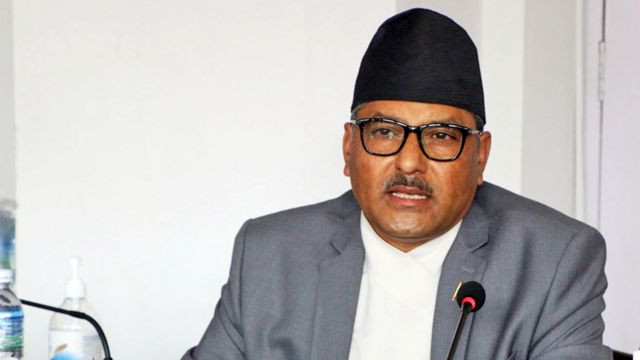 कर्जा बढाउने गरी मौद्रिक नीति समीक्षा : गभर्नर महाप्रसाद अधिकारी