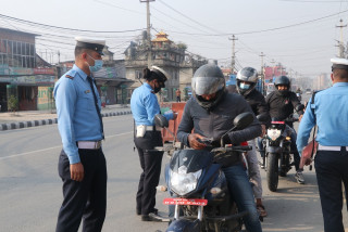 ६ महिनामा १० लाखभन्दा बढी सवारीसाधन कारबाहीमा