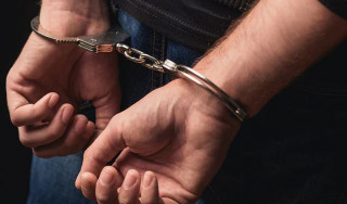 सुन्धाराबाट स्रोत नखुलेको रकमसहित एकजना पक्राउ