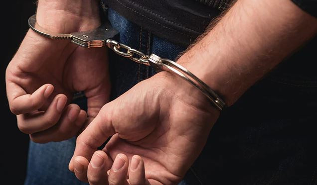 नक्कली ‘कनेक्ट आइपिएस’ बनाइ ग्राहकको रकम चोरेको आरोपमा वाणिज्य बैङ्कका कर्मचारी पक्राउ
