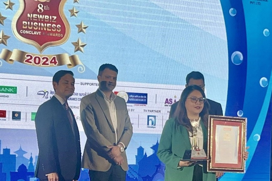 शाइन रेसुङ्गा डेभलपमेन्ट बैङ्कले जित्यो बेस्ट म्यानेज्ड डेभलपमेन्ट बैङ्कको उपाधि