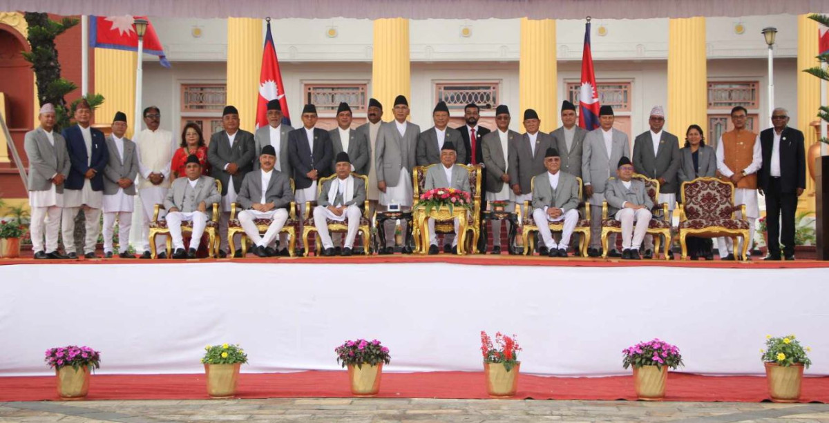 प्रधानमन्त्री ओलीले गरे पद तथा गोपनियताको शपथ ग्रहण, आजै मन्त्रिपरिषद् विस्तार