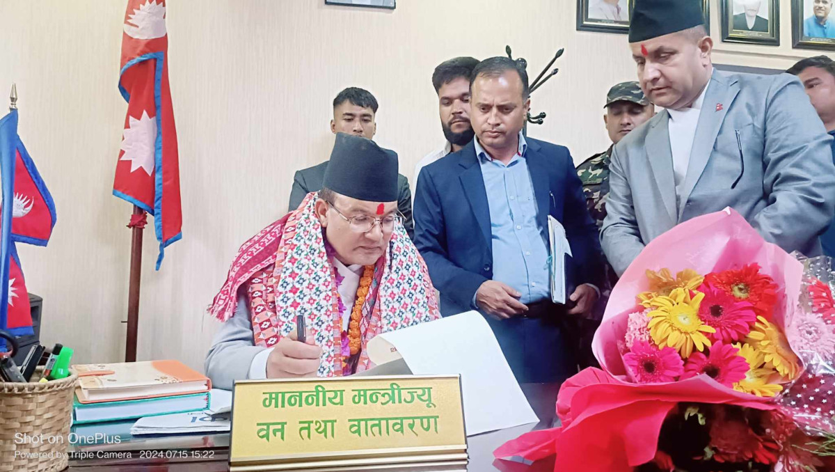 वनलाई जनताको समृद्धिसँग जोड्नेगरी काम गर्नेछौँः नवनियुक्त मन्त्री शाही