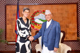 वैदेशिक लगानी बढाएर सहयोग गर्न स्विस राजदूतलाई प्रधानमन्त्रीको आग्रह