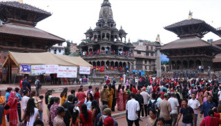 पाटनको कृष्णमन्दिरमा श्रद्धालुको घुइँचो( फोटोपिचर)