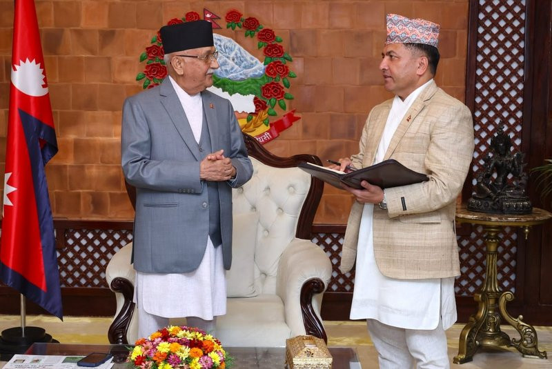  मुख्यसचिवलाई प्रधानमन्त्रीको हरेक निकायलाई जवाफदेही  बन्न निर्देशन