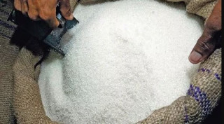 सरकारले खरिद गरेको १९ हजार मेट्रिक टन चिनी भित्रिदै