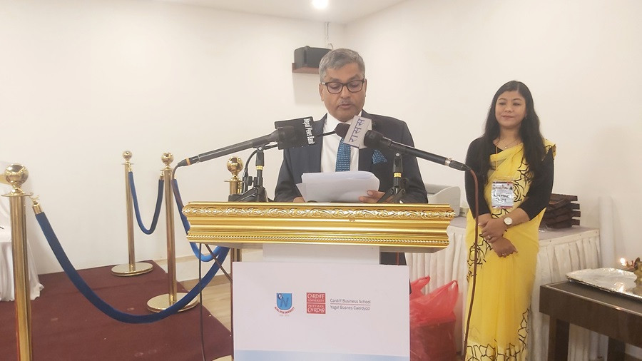 भूकम्प र कोभिडपछि खस्किएको अर्थतन्त्रमा सुधार : गभर्नर अधिकारी