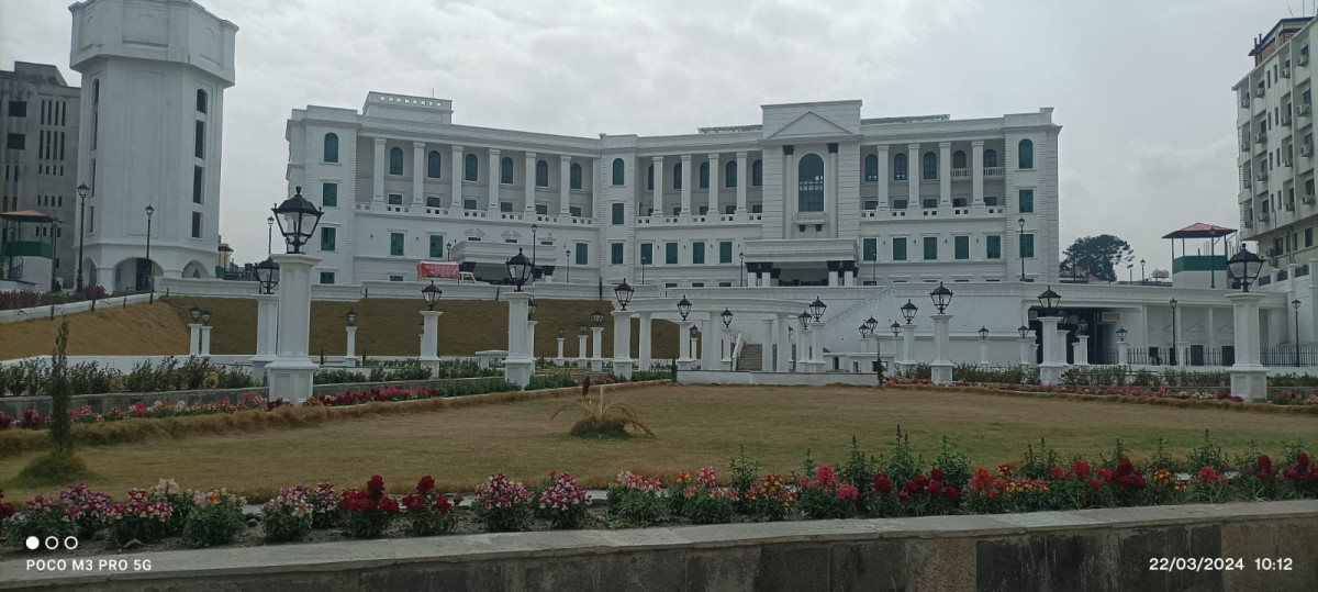 भूकम्पले भत्काएको राष्ट्र बैंक थापाथलीको भवन पुनर्निर्माण सम्पन्न : राणाकालीन दरबारको झल्को दिने