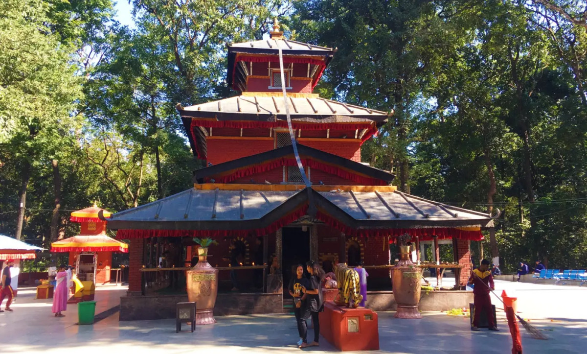 बागलुङ कालिका मन्दिरमा भक्तजनको घुइँचो