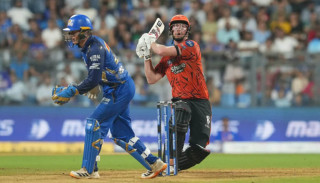 मुम्बईलाई ६ विकेटले हराउँदै हैदरावाद शीर्ष तीनमा यथावत