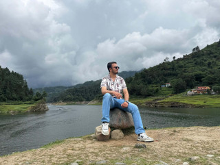 बहुआयामी संकटमा अर्थतन्त्र: चरम अन्योल र अविश्वासको चक्रव्यूह :- आशिष न्यौपाने