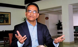 वित्तीय सुधारका लागि परम्परागत दायरा नाघ्न आवश्यक : गभर्नर पौडेल