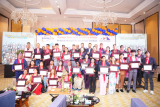 रिलायबल नेपाल लाइफद्वारा उत्कृष्ट अभिकर्ताहरू सम्मानित