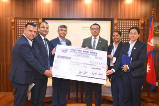 रसुवा बाढी पहिरोका लागि राष्ट्रिय बीमा कम्पनीद्वारा २५ लाख सहयोग